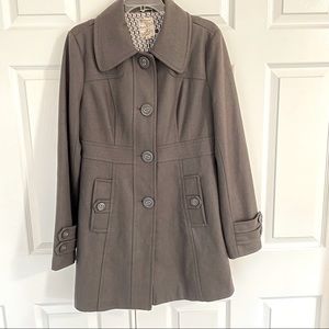 Stylish Tulle Grey Wool Trench Coat for Fall EUC